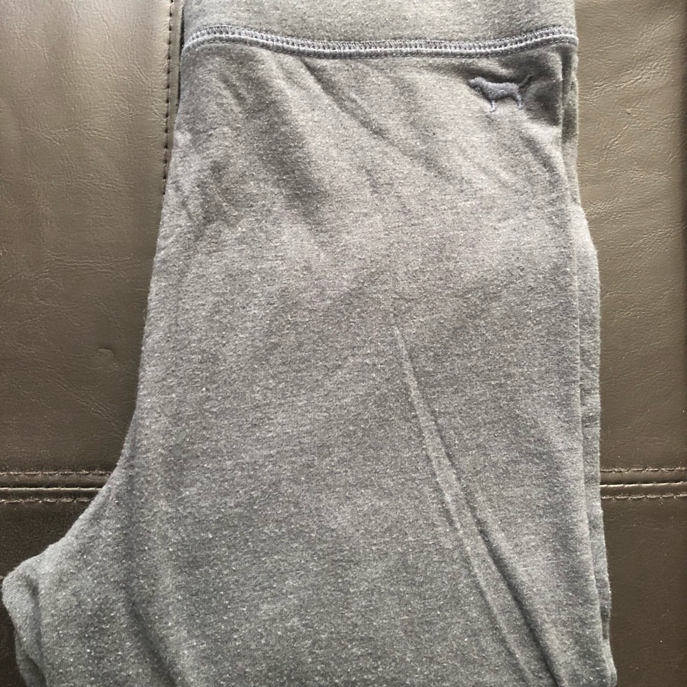 PINK Victoria’s Secret basic grey leggings. Size XS. Great condition.